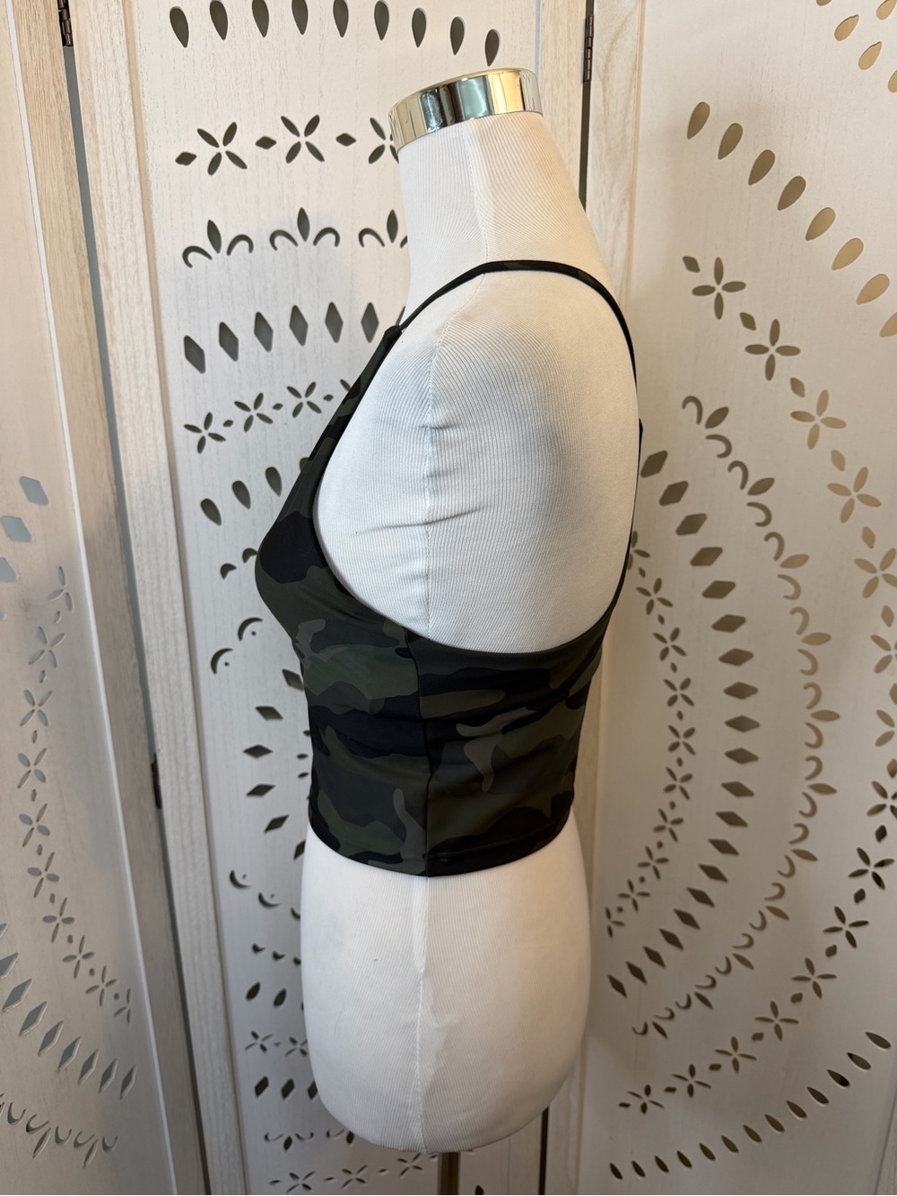 Old Navy Active Camo Print Sports Top with Built in Bra - Olive & Black - Picture 6 of 9